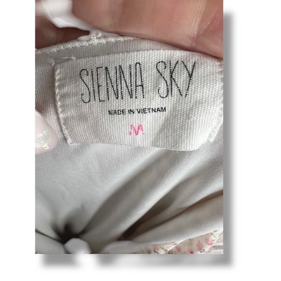 Sienna Sky Ditsy Floral Ivory Short Sleeve Faux Wrap Dress Size Medium‎ Prairie - Picture 9 of 9
